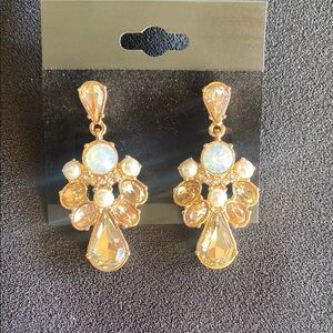Elegant Gold and Pearl Drop Earrings